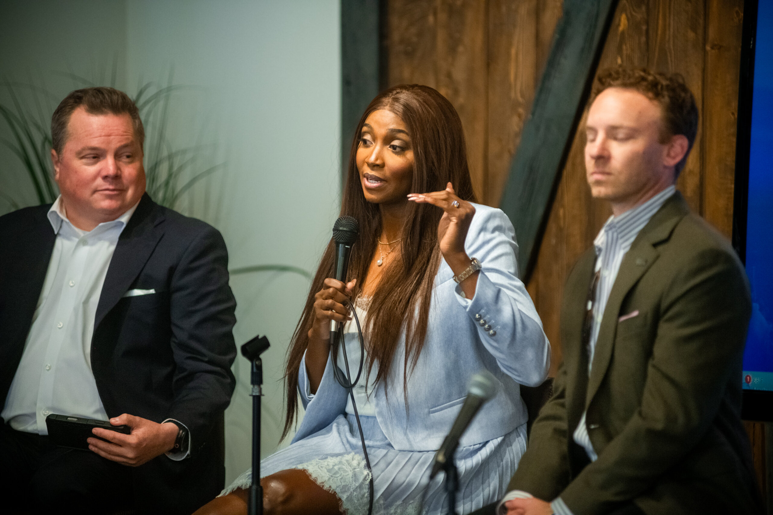 Field Notes 006 – Image 1 Panel discussion at The Golden Era of LA Sports event.